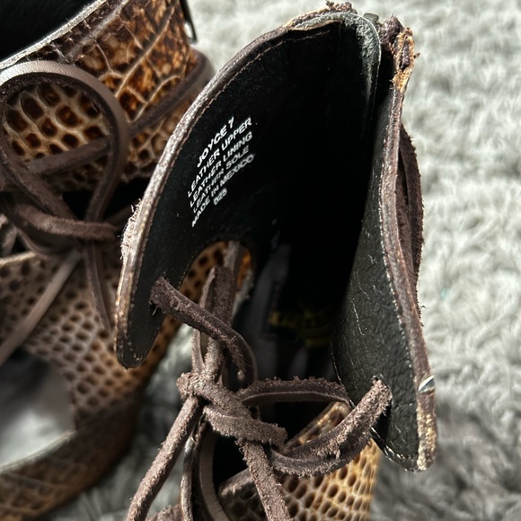 FREEBIRD Joyce, Animal Print Booties. Size 7 - Picture 10 of 14